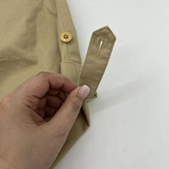 J Jill Woman’s size 12P beige khaki shorts stretch genuine fit at the waist - Picture 2 of 7